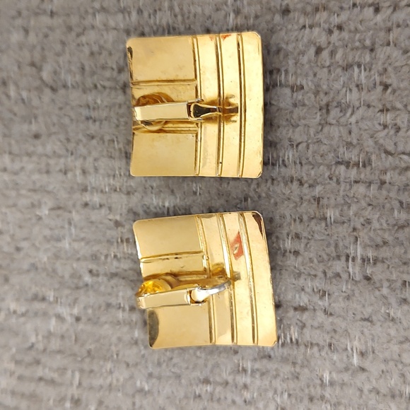 80s Style Gold Tone and Purple Enamel Clips - Picture 2 of 2